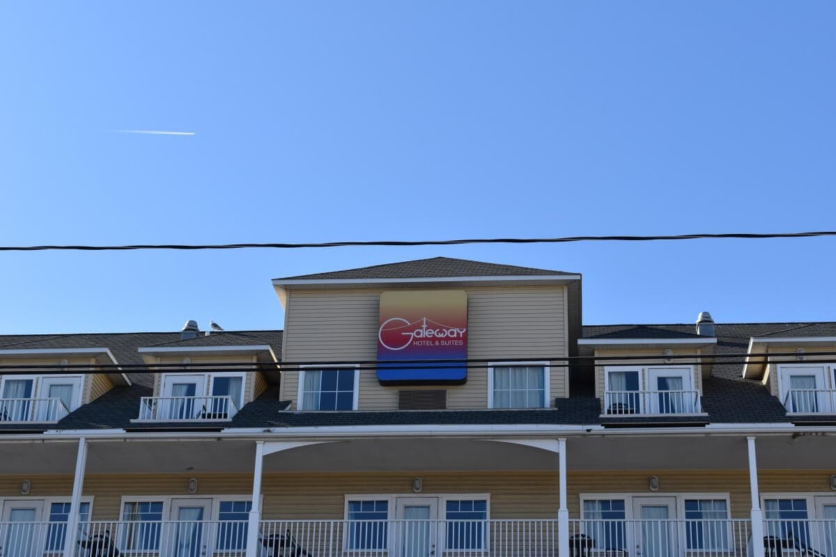10 reasons to stay at the Gateway Hotel & Suites, in photos