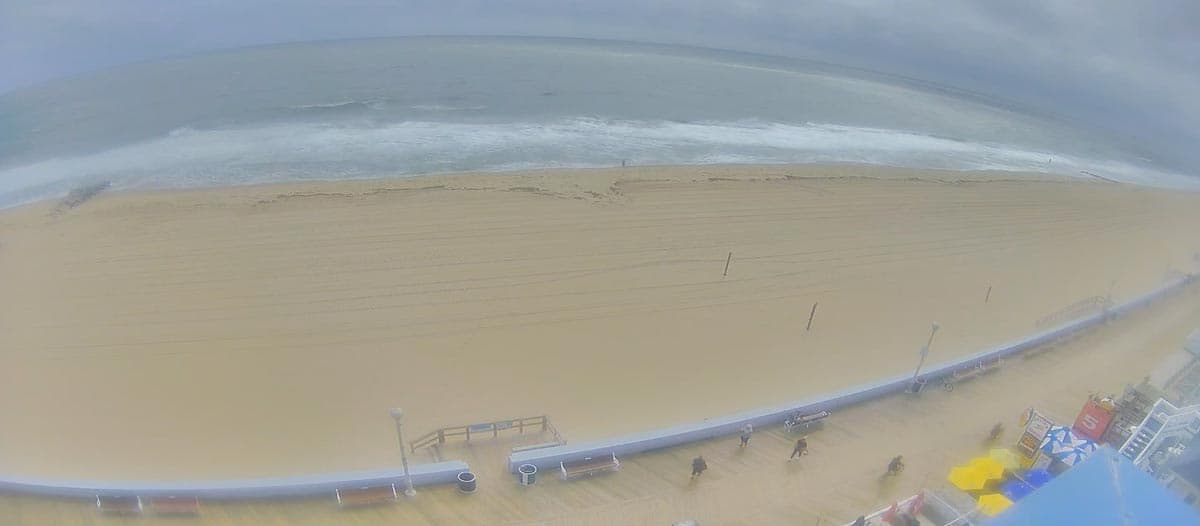 Beach Cam at the Howard Johnson Plaza on 12th Street